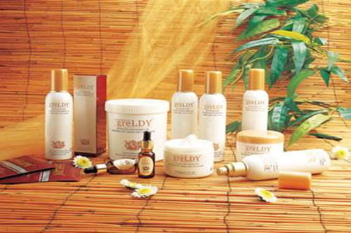 綠嫩化妝品加盟費(fèi)用及總投資解析